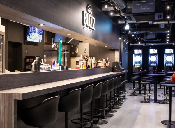 BUZZ darts & sports 新宿靖国通り店